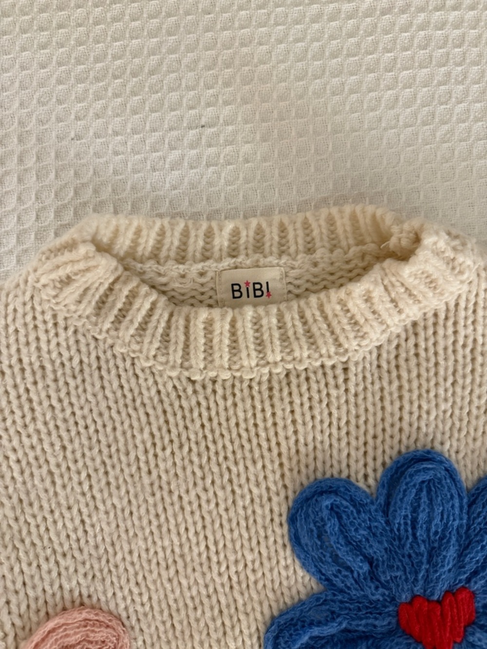 BiBi Cream Crewneck Boho Sweater with Multicolor Floral Appliqués Medium - Picture 3 of 11